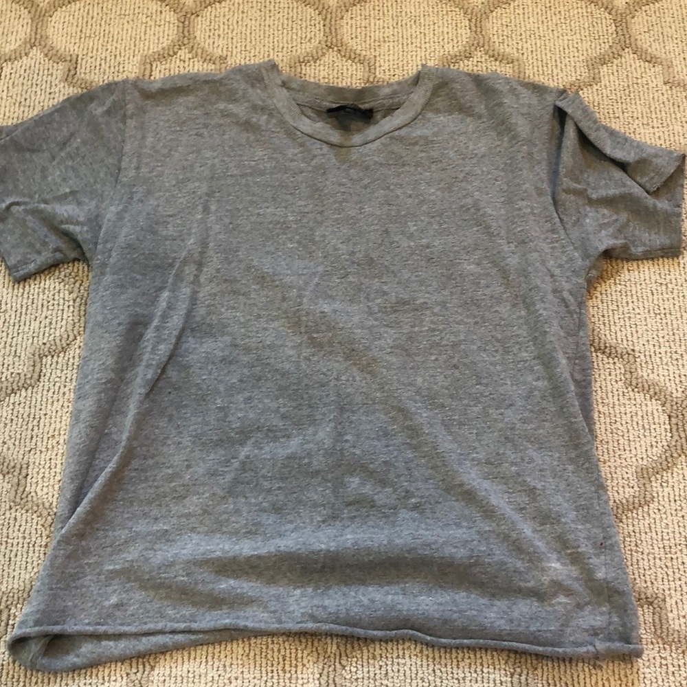 Grey t shirt